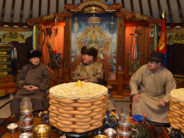 цагаан овгон монголия