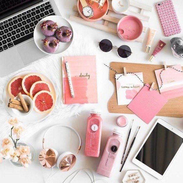 розовые предметы