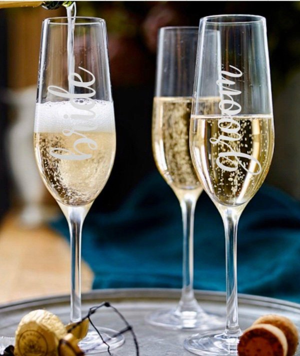 бокал шампанского