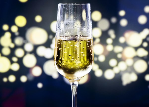 шампанское в бокалах