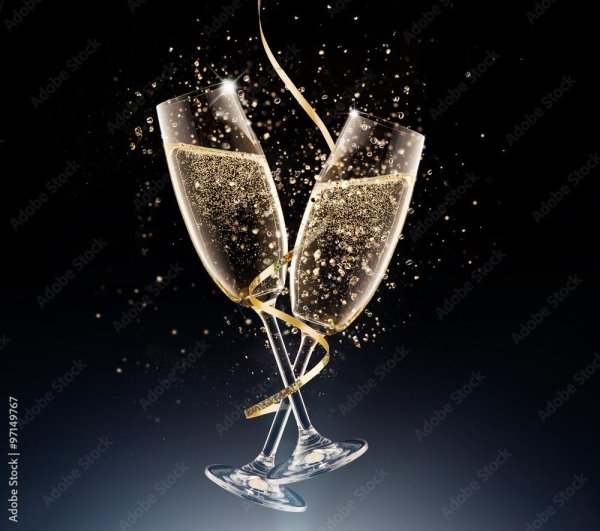 два бокала шампанского