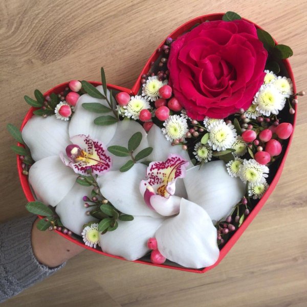 Сердце из цветов
