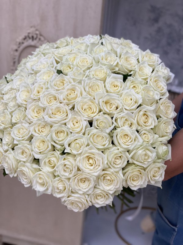 Белые розы букеты большие