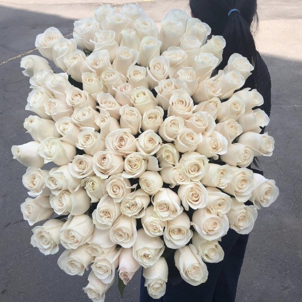 Белые розы букеты большие
