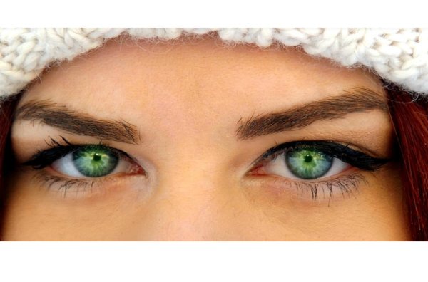 Глаза зеленые
