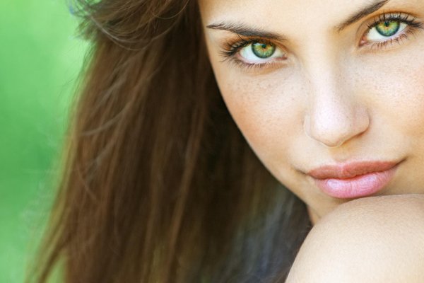 Глаза зеленые
