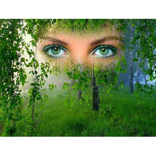 Глаза зеленые