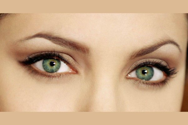 Глаза зеленые
