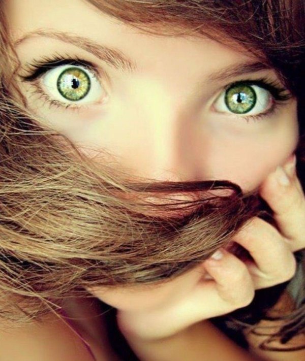 Глаза зеленые