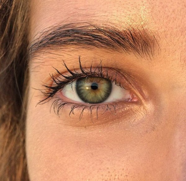 Глаза зеленые