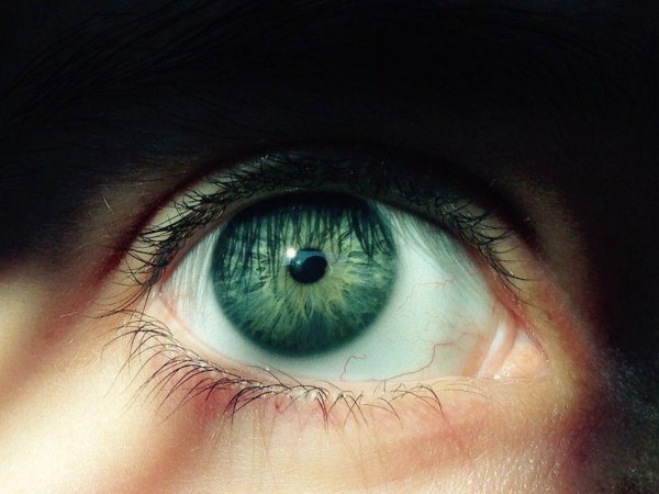 Глаза зеленые