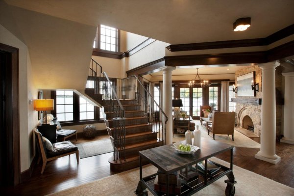 Внутри дома