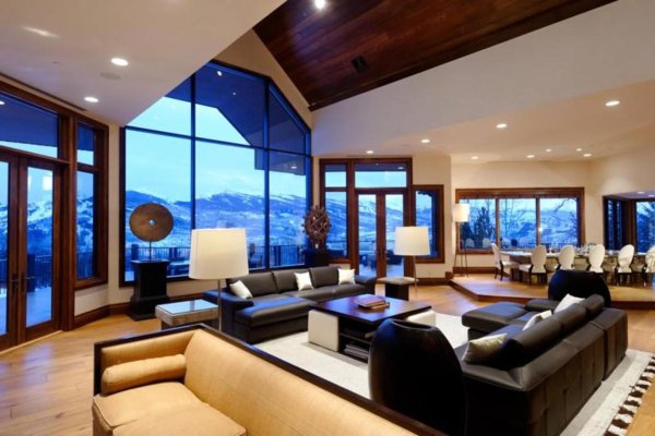 Внутри дома