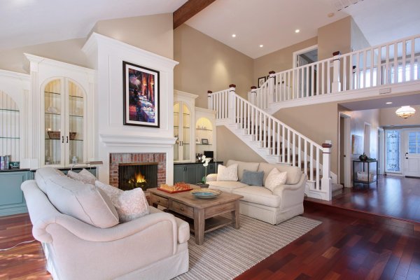 Внутри дома