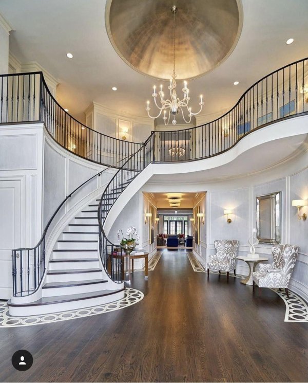 Внутри дома