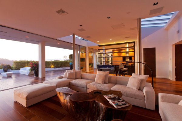 Внутри дома