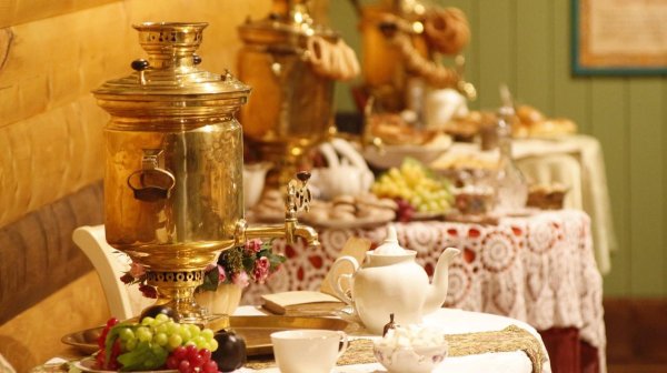 Чаепитие с самоваром