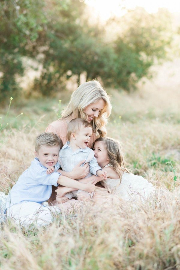 С детьми семья