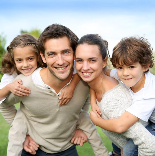 С детьми семья