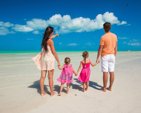 С детьми семья