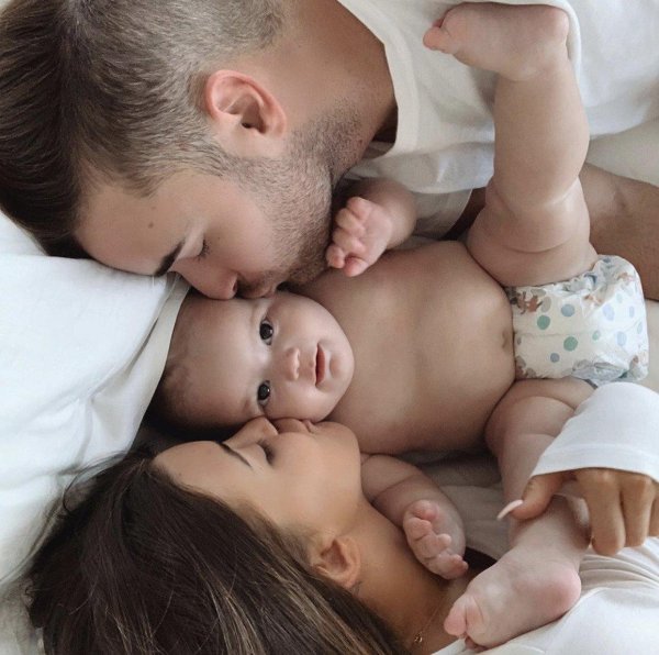 С детьми семья