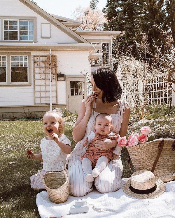 С детьми семья