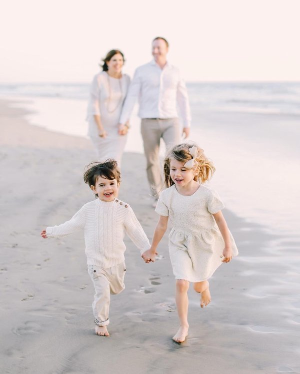 С детьми семья