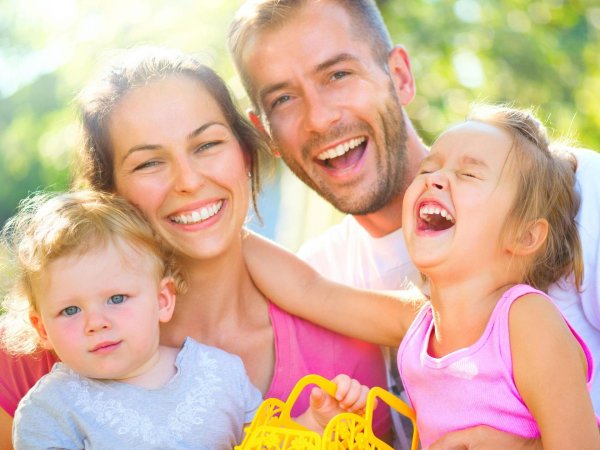 С детьми семья