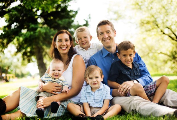 С детьми семья