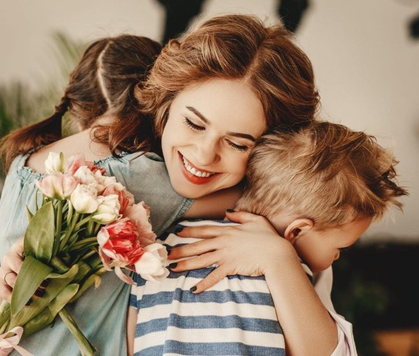 Ребенок и мама