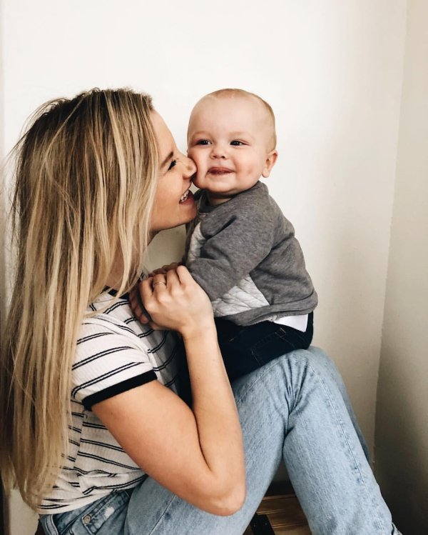 Ребенок и мама