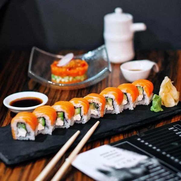 Суши и роллы