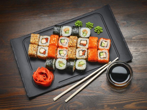 Суши и роллы