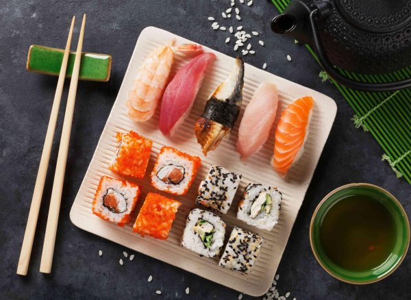 Суши и роллы