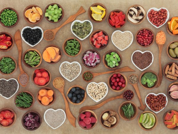 С блюдами и едой