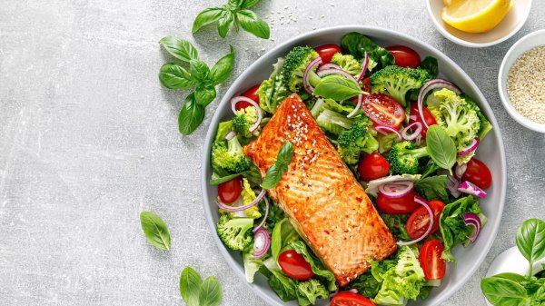 С блюдами и едой