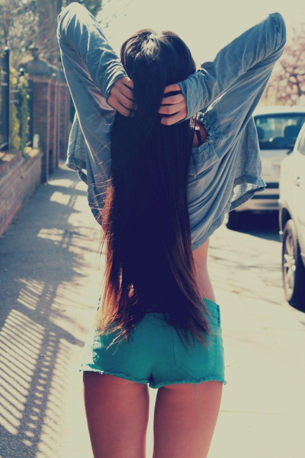 Девушек со спины брюнеток