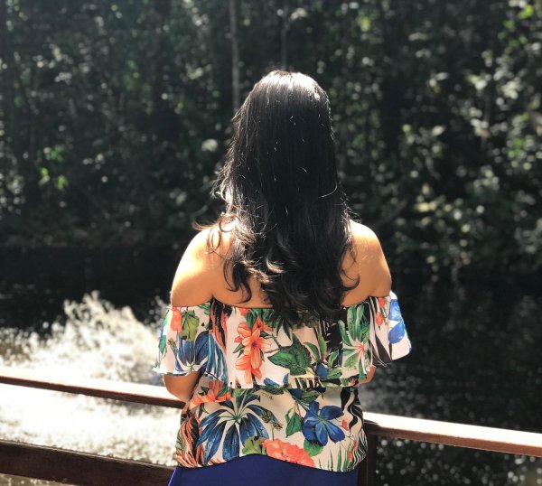 Девушек со спины брюнеток