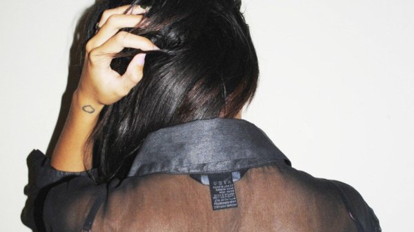 Девушек со спины брюнеток