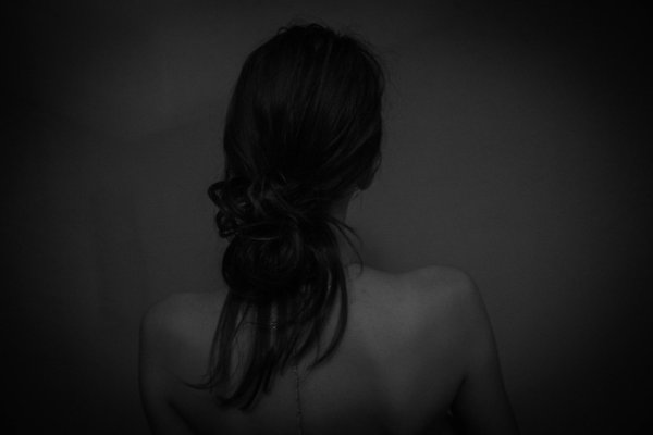 Девушек со спины брюнеток