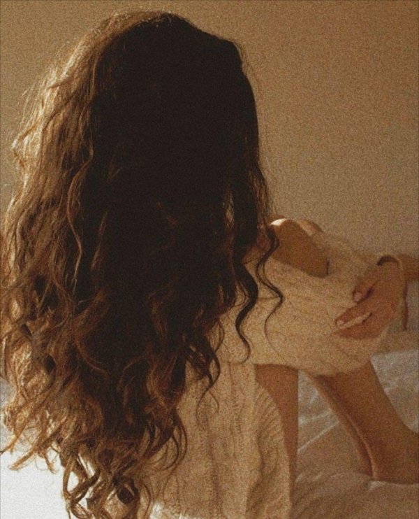 Девушек со спины брюнеток