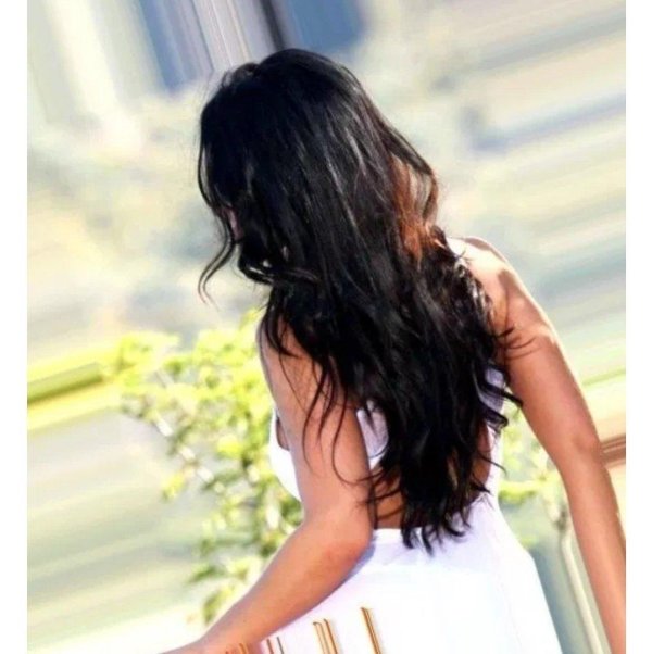 Девушек со спины брюнеток