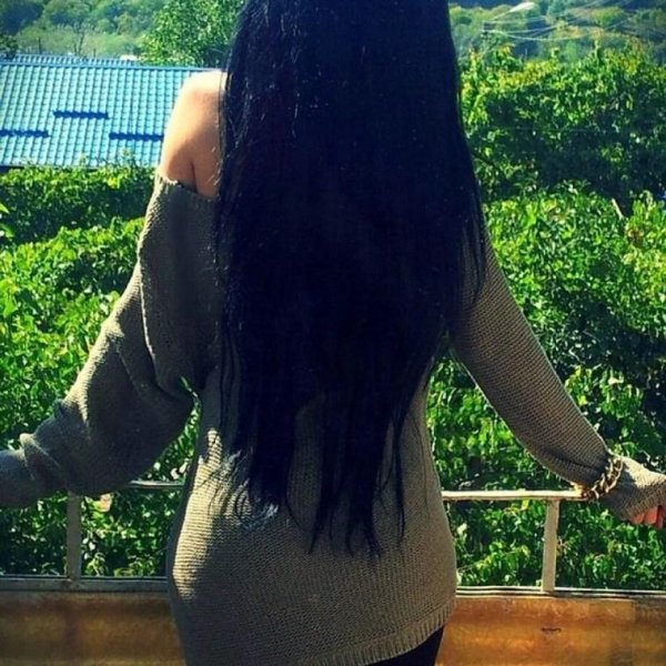 Девушек со спины брюнеток