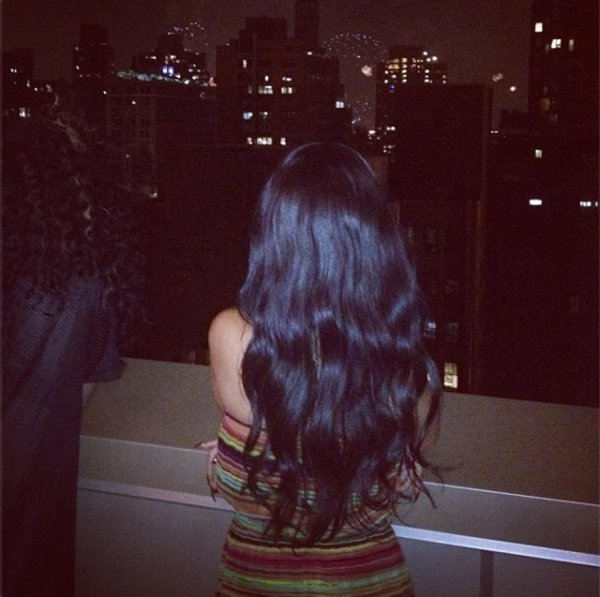 Девушек со спины брюнеток