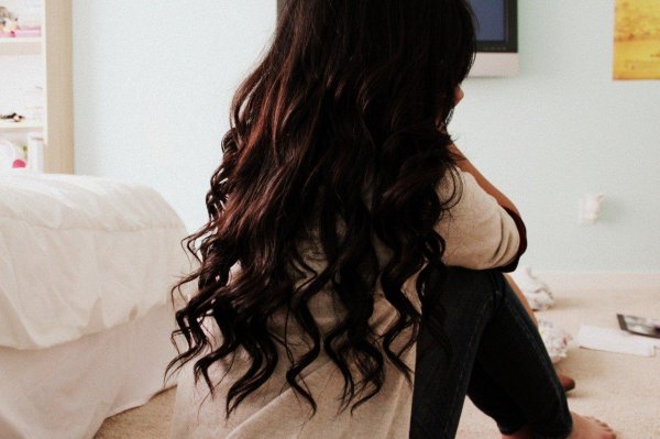 Девушек со спины брюнеток