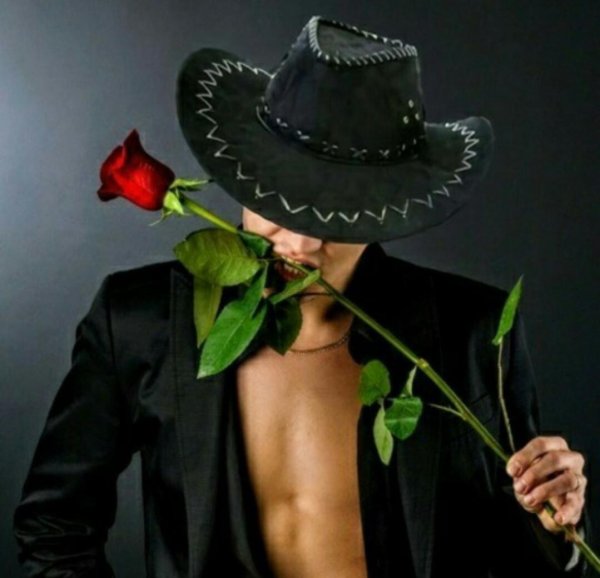 в шляпе мужчина