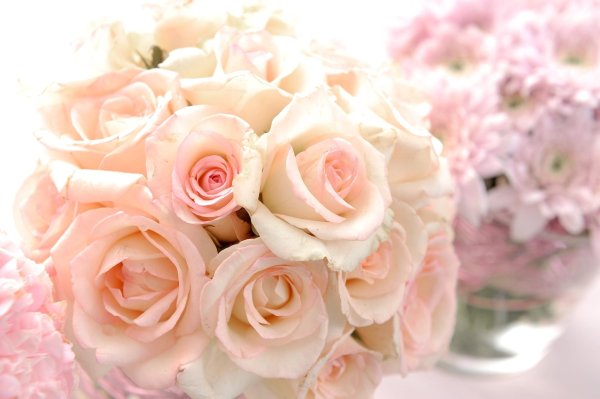 букет невесты розовый