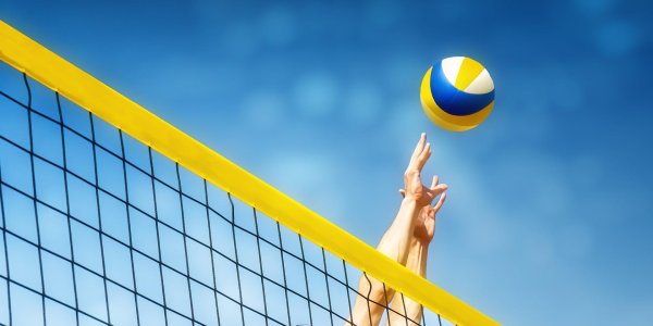 С волейболом