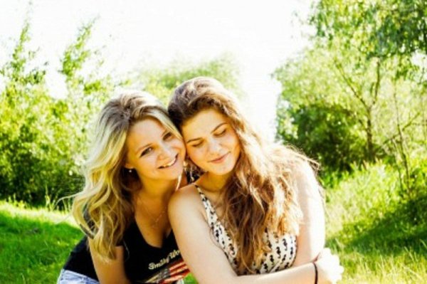 Две подруги