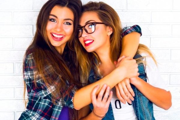 Две подруги